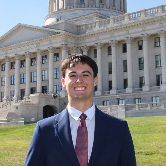 headshot of ethan petroni